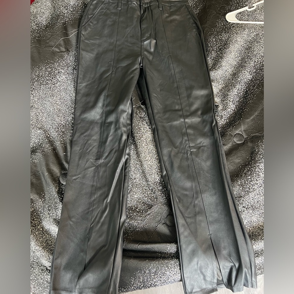 Black, faux leather straight leg pants from Buckle, made by kancan!